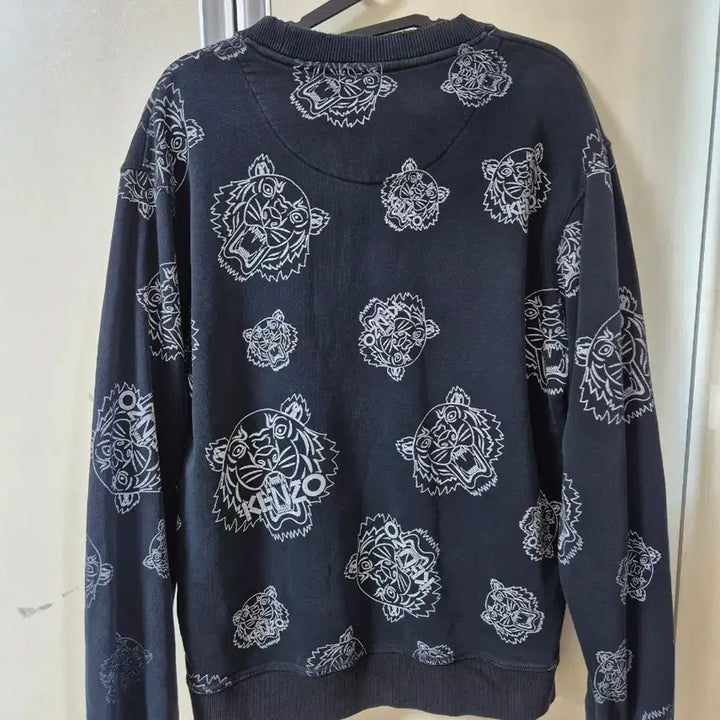 [BUNJANG] Kenzo Sweatshirt Size L / 겐조 맨투맨 사이즈 L 판매합니다 자연스런 사용감 존재 합니다 왼쪽