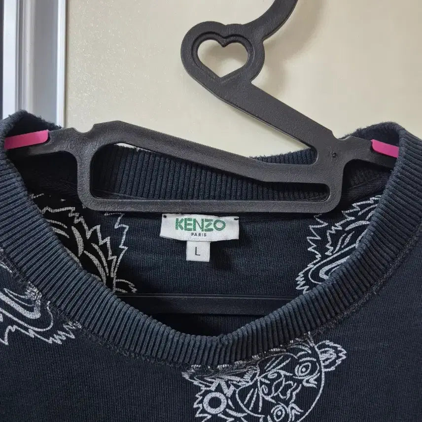 [BUNJANG] Kenzo Sweatshirt Size L / 겐조 맨투맨 사이즈 L 판매합니다 자연스런 사용감 존재 합니다 왼쪽