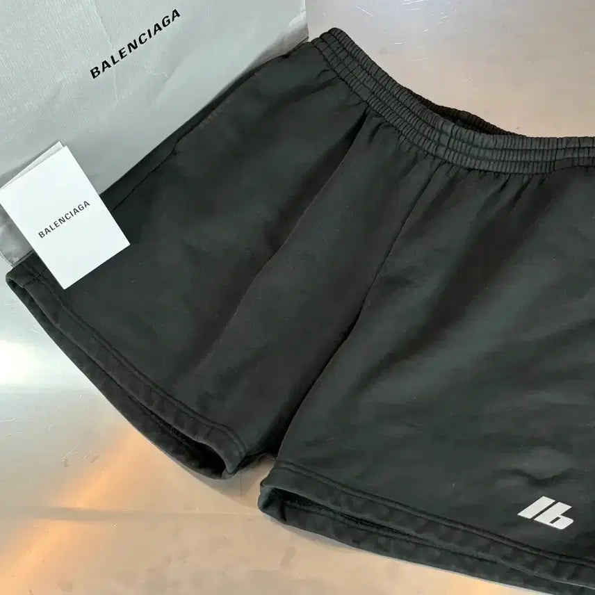 [BUNJANG] Balenciaga Track Sweat Shorts / 발렌시아가 트랙 스웨트 반바지