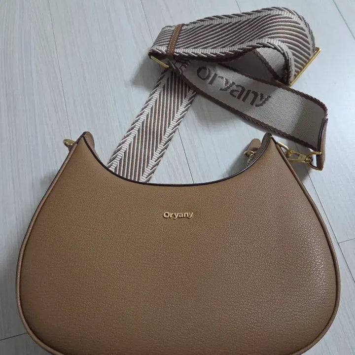 [BUNJANG] Oryany Brown Leather Shoulder Bag with 2 Straps / 오야니 가방 브라운 숄더백 스트랩 2개