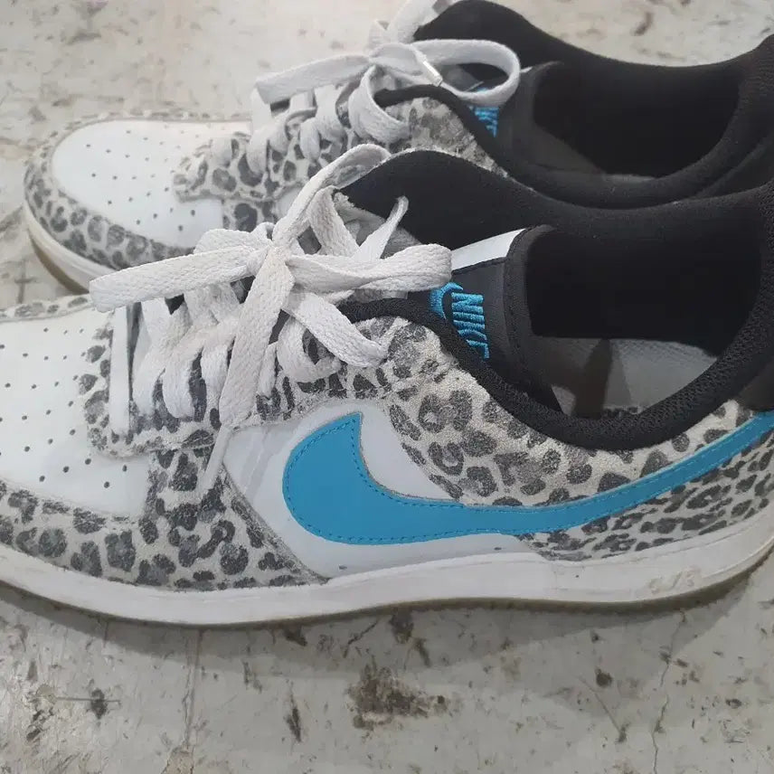 [BUNJANG] Nike Leopard Pattern Sneakers White/Blue / 나이키 운동화 레오파드 패턴 화이트/블루