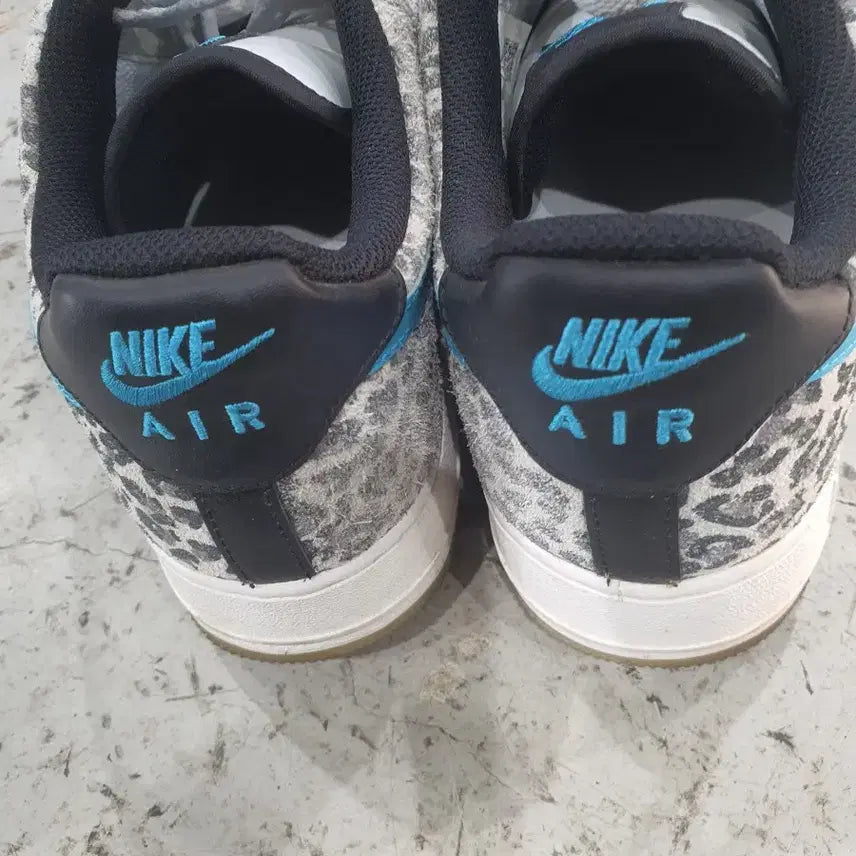 [BUNJANG] Nike Leopard Pattern Sneakers White/Blue / 나이키 운동화 레오파드 패턴 화이트/블루