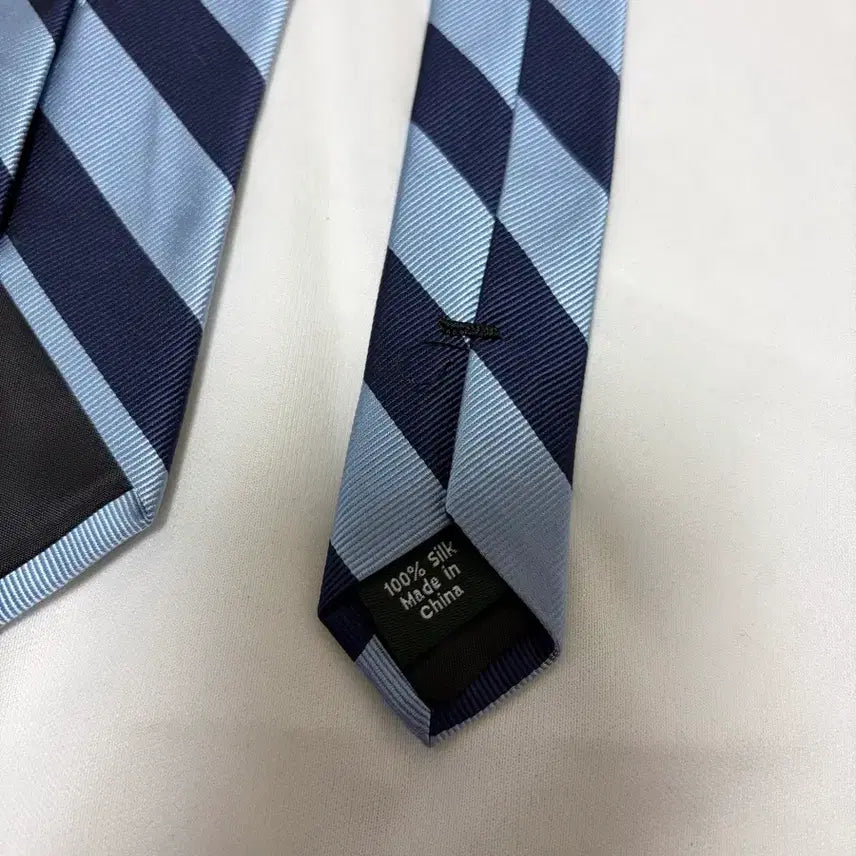 [BUNJANG] J.Crew Navy/Blue Stripe Silk Necktie / 제이크루 네이비/블루 스트라이프 넥타이