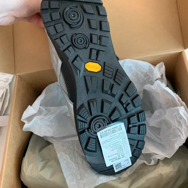 [BUNJANG] Archive Appke Vibram Silver Sneakers (240) / 새제품) 아카이브앱크 비브람 실버 240(37) 스니커즈