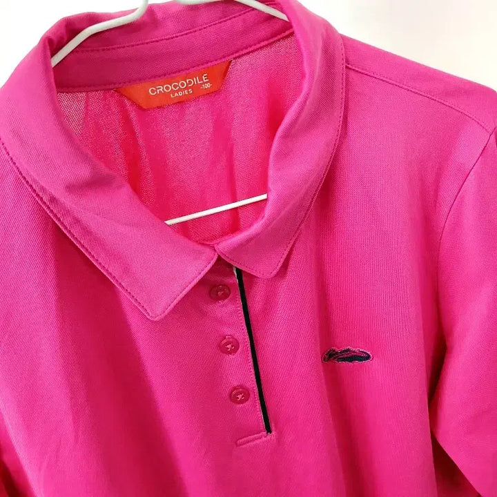 [BUNJANG] Crocodile Lady Colorblock Applique Polo T-Shirt / 크로커다일레이디 배색 와펜 카라 반오픈 티셔츠 100
