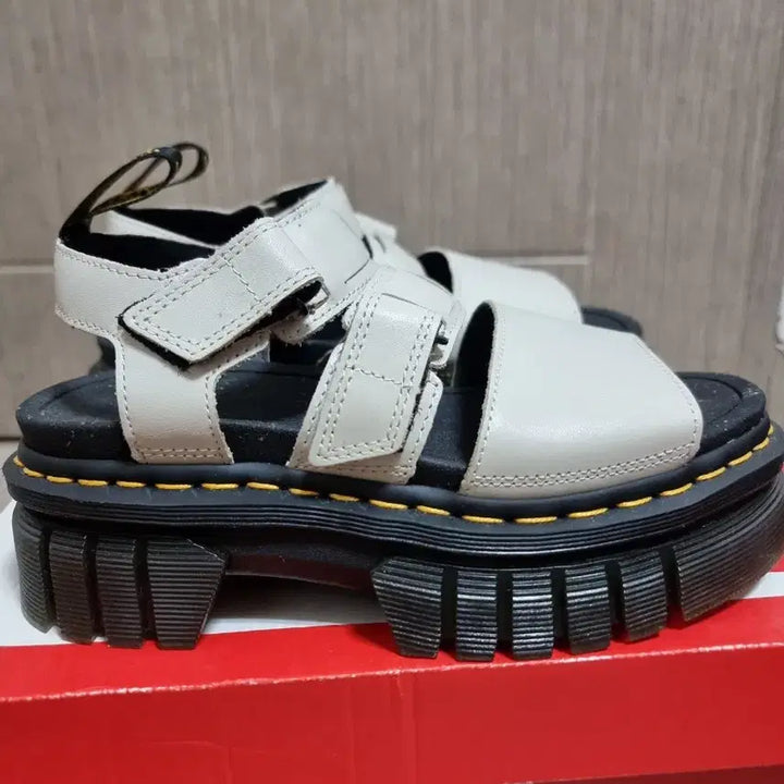 [BUNJANG] Dr. Martens Ricki 3 Sandals UK 4 / 230mm / 닥터마틴 리키3 샌들 230 사이즈