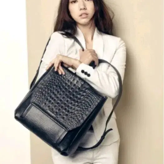 [BUNJANG] Bruno Magli Leather Backpack Crossbody Bag Black / 브루노말리 가죽 백팩 크로스백 박신혜 가방 블랙