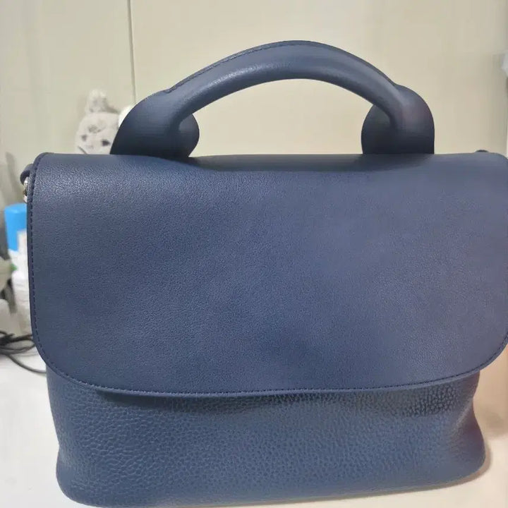 [BUNJANG] Navy Flap Handbag / 네이비 컬러 플랩 핸드백 가방
