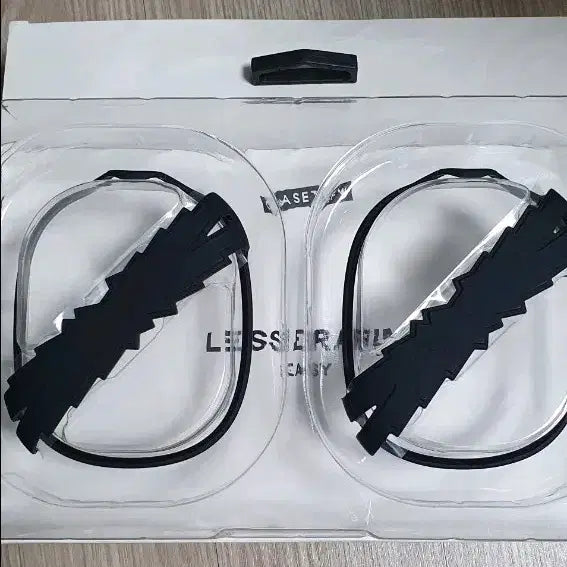 [BUNJANG] LE SSERAFIM Casetify Airpods Max Case / 르세라핌 케이스티파이 에어팟 맥스 케이스