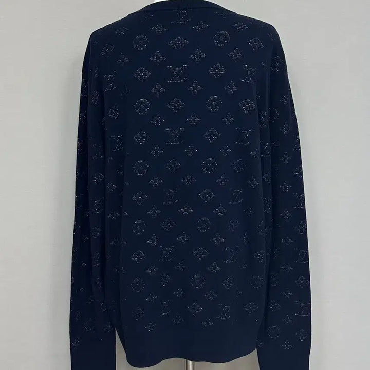 [BUNJANG] Louis Vuitton LVSE Drop Needle Monogram Crewneck Sweatshirt Navy XXL / 루이비통 LVSE 드롭 니들 모노그램 크루넥 맨투맨 네이비 색상 XXL