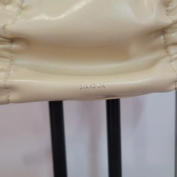 [BUNJANG] Standoil Pleats Bag Butter / 스탠드오일 플리츠백 버터