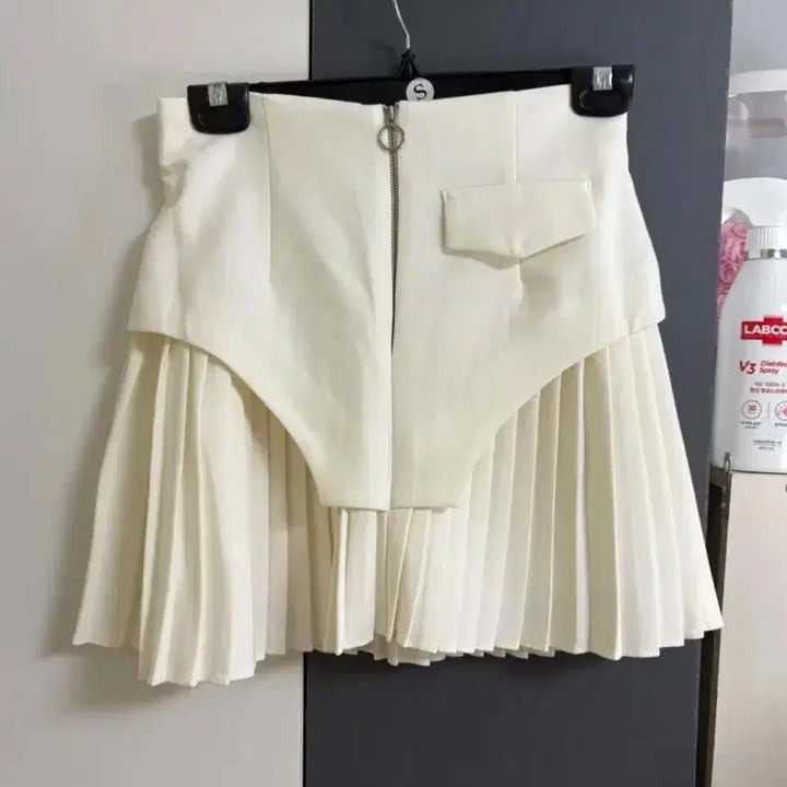 [BUNJANG] Viviva Cocoem Tinnani Black Duck Pleated Skirt Pants / 럭셜 하이디바 코코엠 티나니 깜장오리 VIVA 치마바지