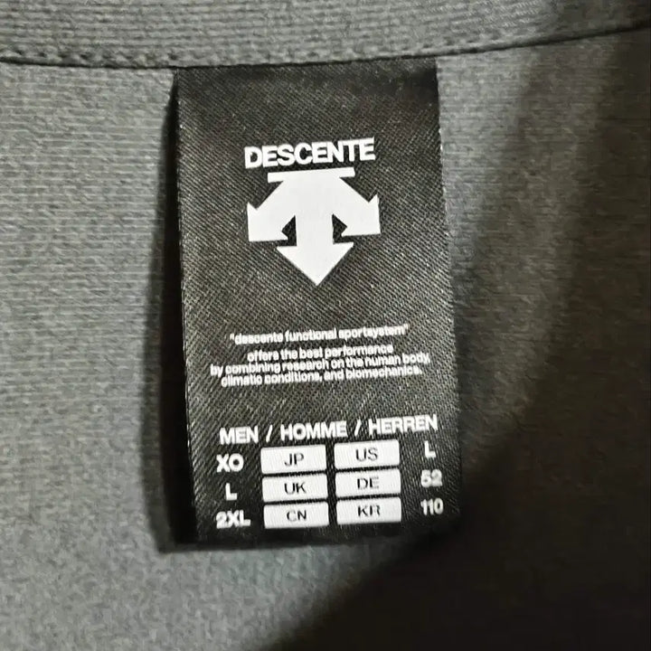 [BUNJANG] Descente Triathlon Functional Zip-Up Jacket / 110 데상트 트라이애슬론 기능성 집업 자켓