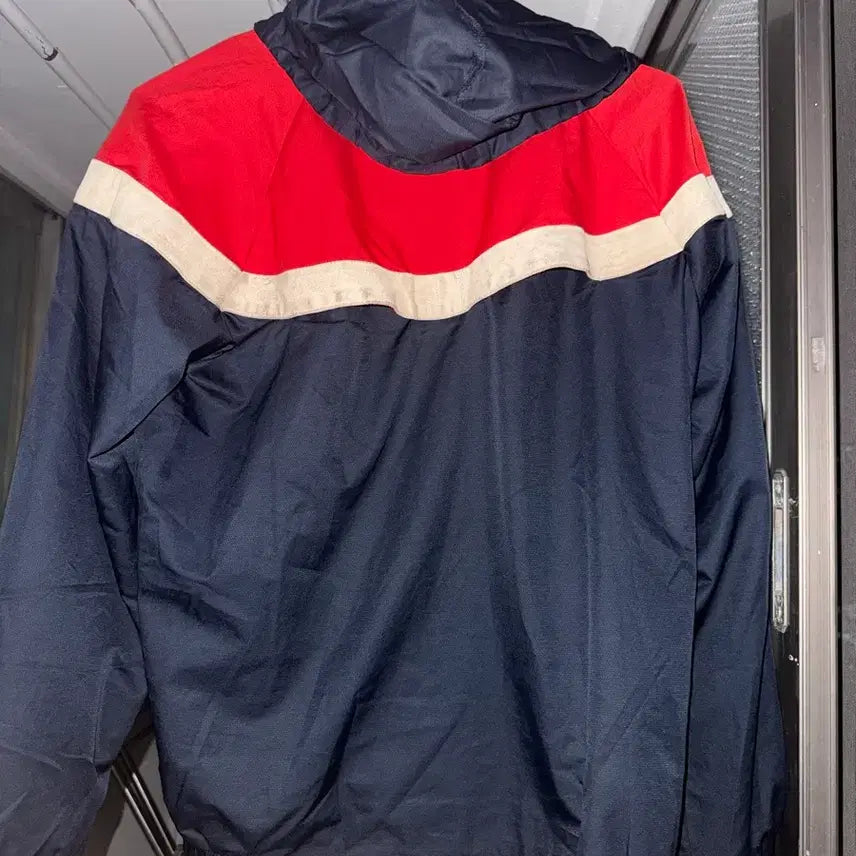 [BUNJANG] Nike Windbreaker Jacket (Size M) / 별이삼샵 나이키 바람막이 m사이즈 급처 네고가능
