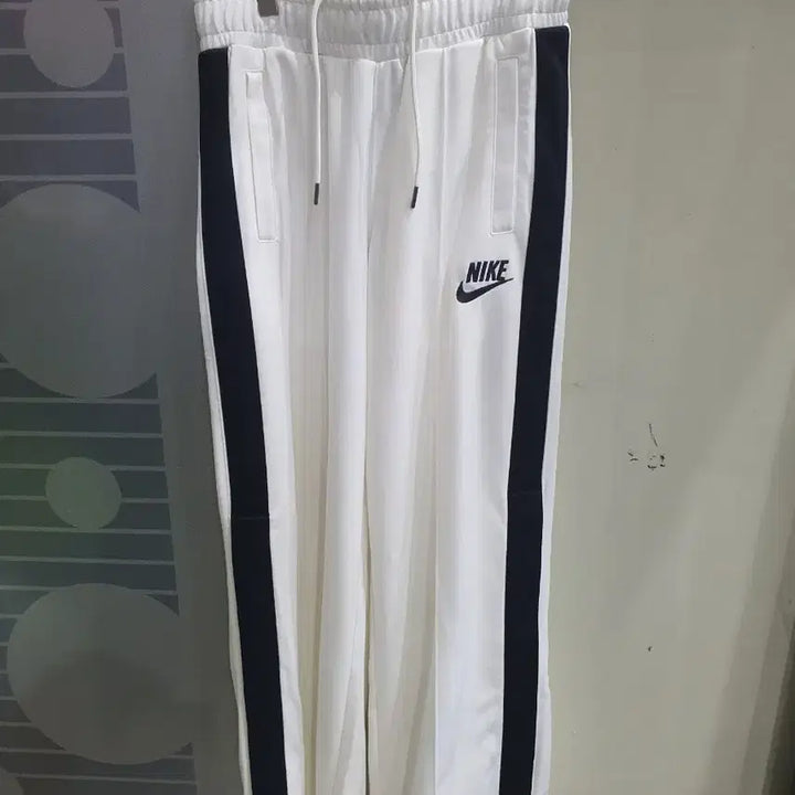 [BUNJANG] Nike Ivory Track Pants M / 나이키 아이보리 트랙 팬츠 통바지 M