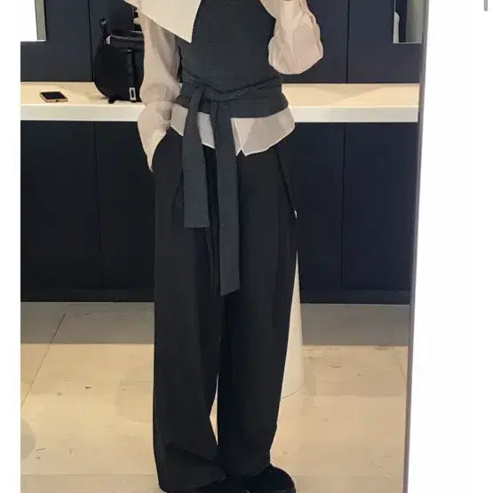 [BUNJANG] AidinAble Layered Wrap Blouse / 에이딘에이블 레이어드 랩 블라우스 하객룩 오프숄더