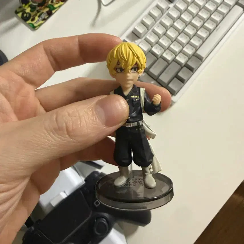 [BUNJANG] Tokyo Revengers Chifuyu Hikkage Figure / 도쿄리벤저스 치후유 힛카게 피규어 + 덤