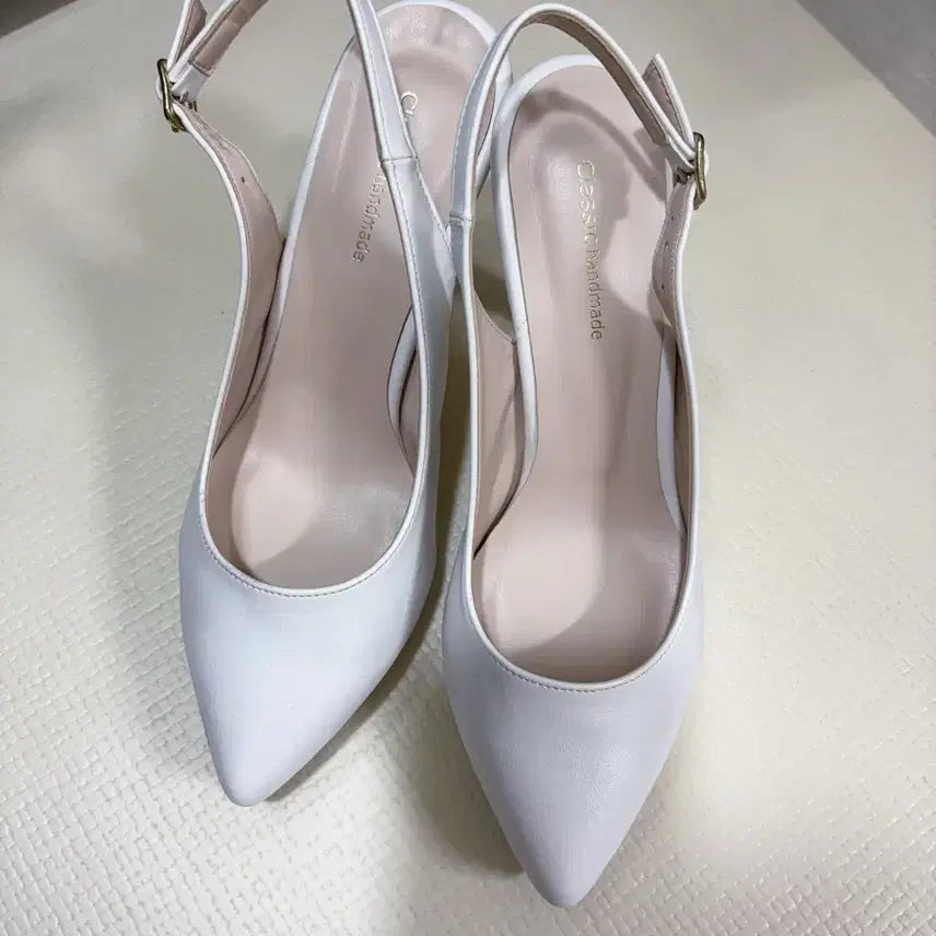 [BUNJANG] Classic Handmade White Slingback Heels (240) / 클래식 핸드메이드 화이트 힐 슬링백240