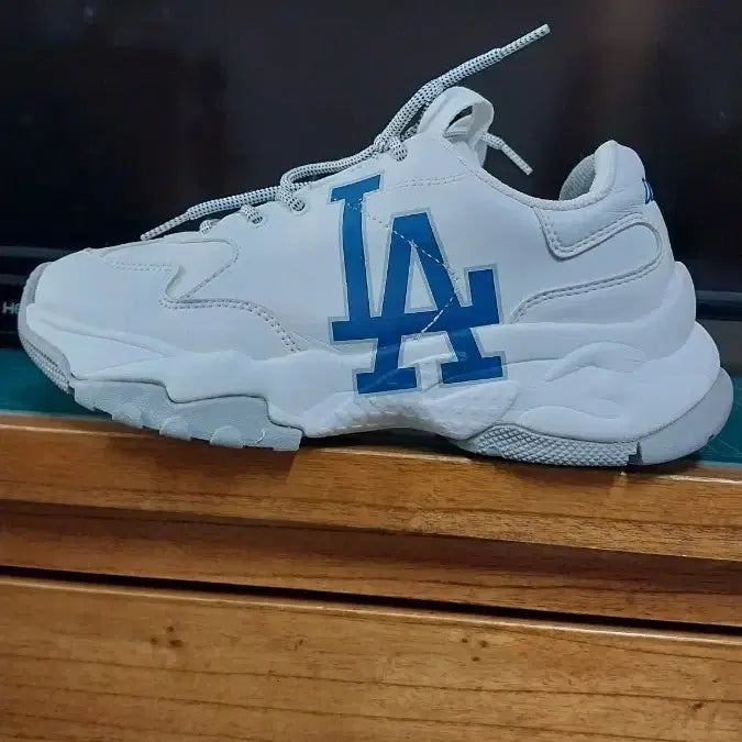 [BUNJANG] MLB Chunky High Platform Sneakers (Size 250) / MLB 청키 키높이  운동화. 250
