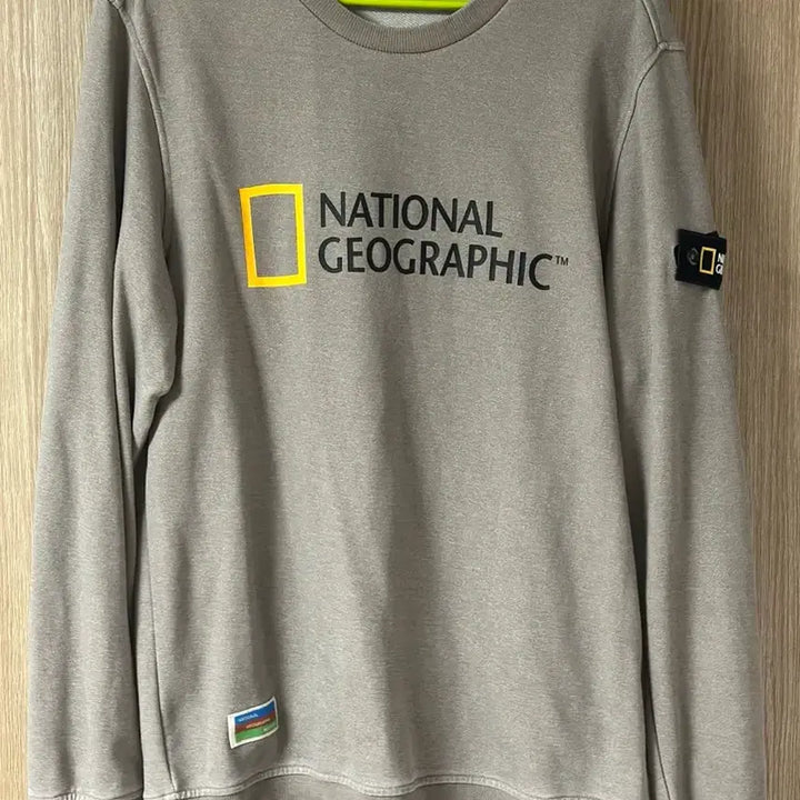 [BUNJANG] National Geographic Sweatshirt L Size / (실착2번으로 상태 좋음) 내셔널지오그래픽 맨투맨 L 사이즈