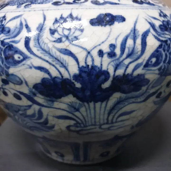 [BUNJANG] Yuan Dynasty Celadon Blue and White Porcelain Jar with Cover, Phoenix, Aquatic Plants, and Fish Motif / 원대기물/원청화.봉황.수초어문