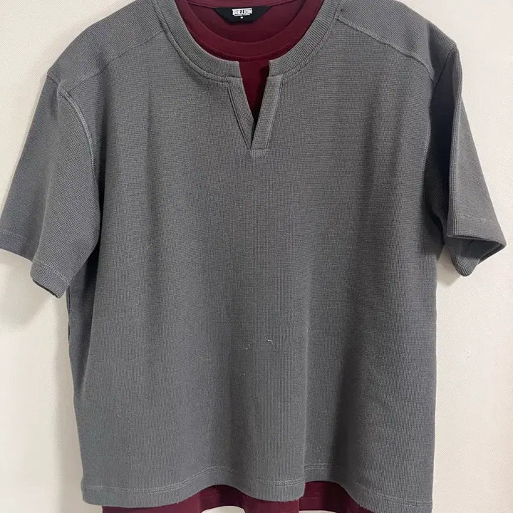 [BUNJANG] Trillion V-Neck Layered Waffle T-Shirt / 트릴리온 브이넥 레이어드 와플 반팔티