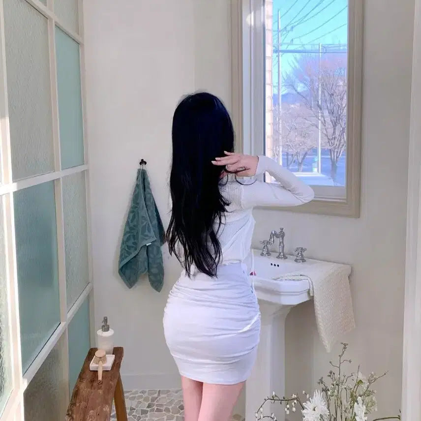 [BUNJANG] Shape of a Woman Shirring Tulip Skirt / 새상품 쉐입아워 골반패드 셔링 튤립스커트