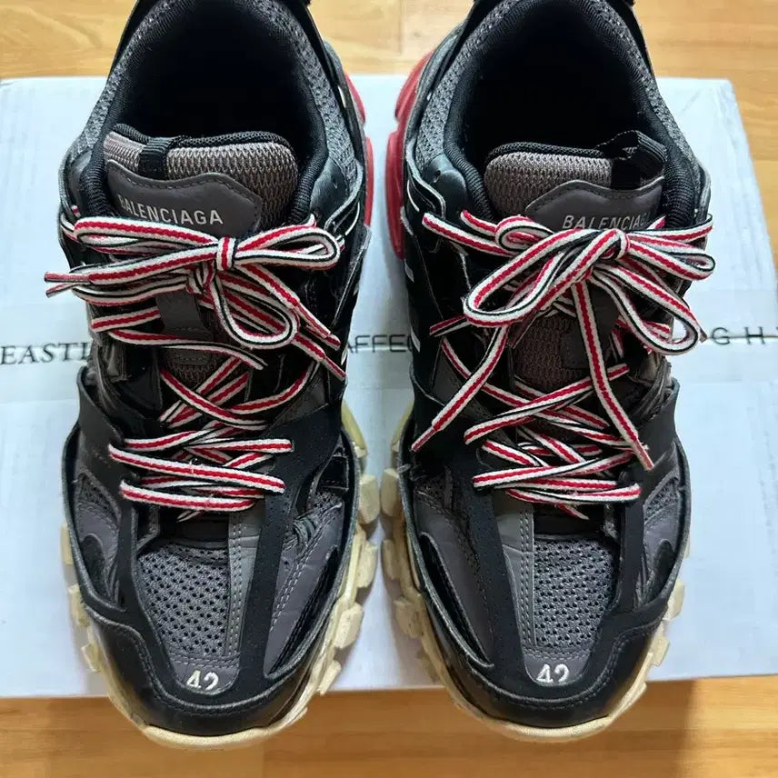 [BUNJANG] Balenciaga Track Sneakers Bread 42 / 발렌시아가 트랙 스니커즈 브레드 색상 42사이즈