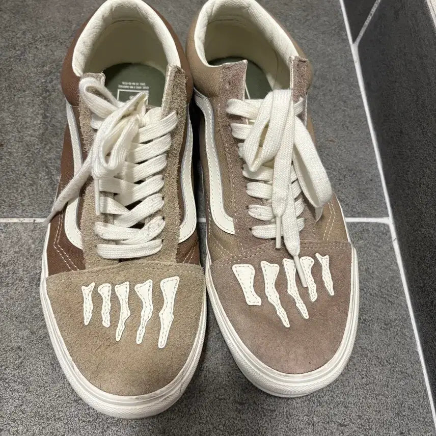 [BUNJANG] Vans Old Skool Bones Brown Sneakers / 반스 올드스쿨 본즈 브라운 스니커즈
