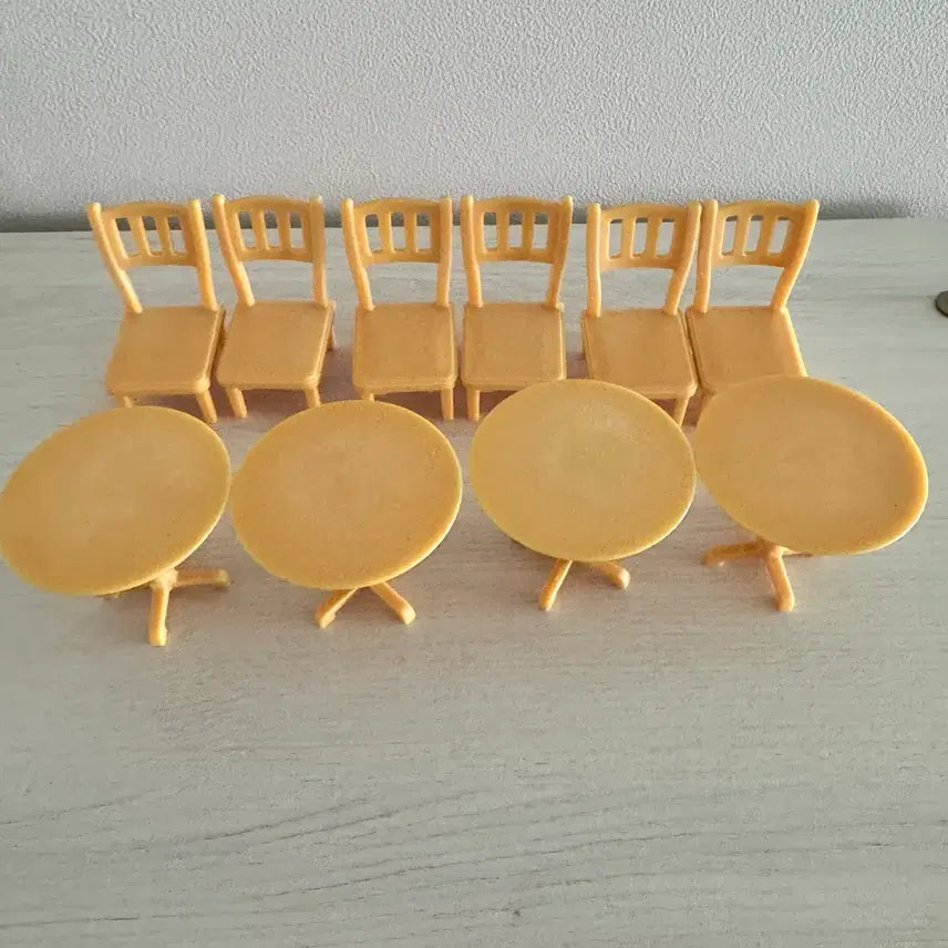 [BUNJANG] Sylvanian Families Discontinued Old Hamburger Shop Accessories (Chairs, Tables, etc.) / 단종)올드)실바니안 햄버거가게 소품 일부(의자 테이블 등)