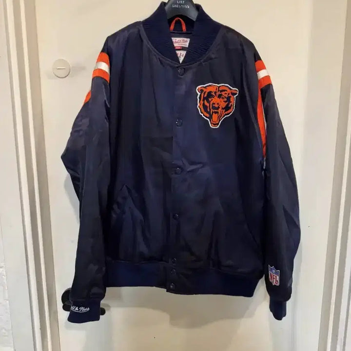 [BUNJANG] Mitchell &amp; Ness NFL Chicago Bears Stadium Jacket / 미첼앤네스 NFL 시카고 베어스 스타디움 자켓