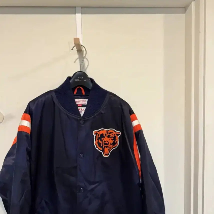 [BUNJANG] Mitchell &amp; Ness NFL Chicago Bears Stadium Jacket / 미첼앤네스 NFL 시카고 베어스 스타디움 자켓