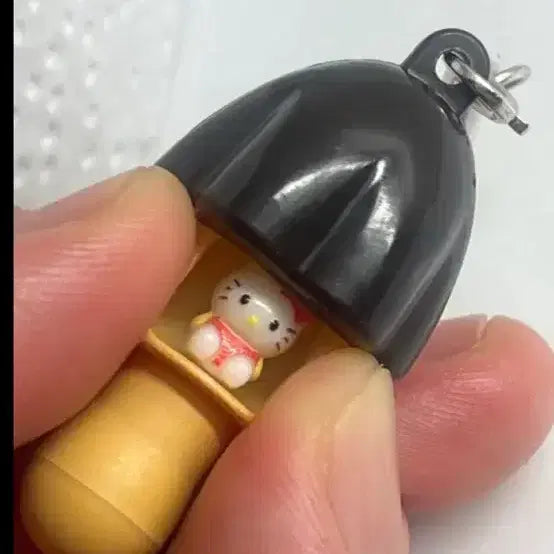 [BUNJANG] Classic Hello Kitty Choco-Songi Strap New / 고전 헬로키티 초코송이스트랩 새상품