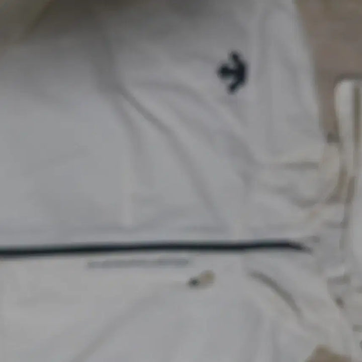 [BUNJANG] Descente Athletic White Windbreaker Hoodie Zip-up Size 95 / 데상트 애슬레틱 화이트 바람막이 후드집업 95