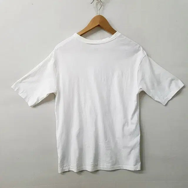 [BUNJANG] GAP x PEANUTS Snoopy T-Shirt / GAP x PEANUTS 스누피 티셔츠