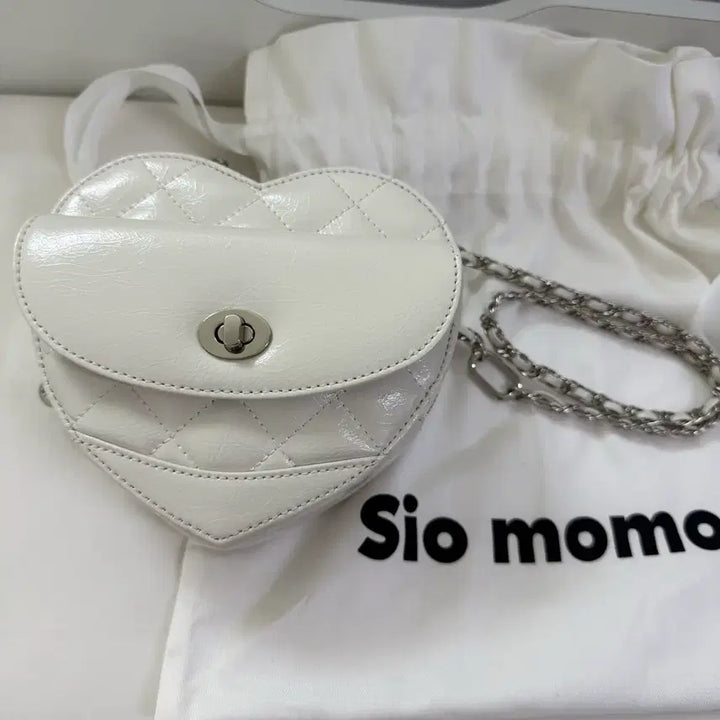 [BUNJANG] SIOMOMO Heart Quilting Chain Bag Ivory / 시오모모 하트퀼팅 체인백 아이보리