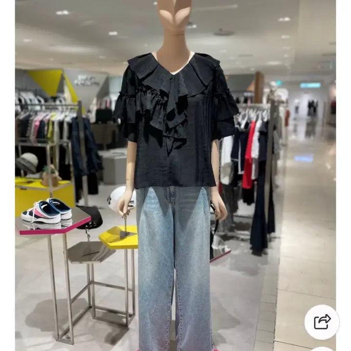 [BUNJANG] Lucky Chouette Black Frill Blouse 36 (55) / 럭키슈에뜨 블랙 프릴 블라우스 36(55)