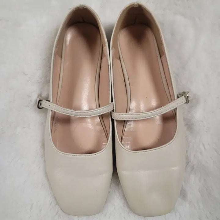 [BUNJANG] Ivory Mary Jane Flat Shoes / 아이보리 메리제인 플랫 슈즈