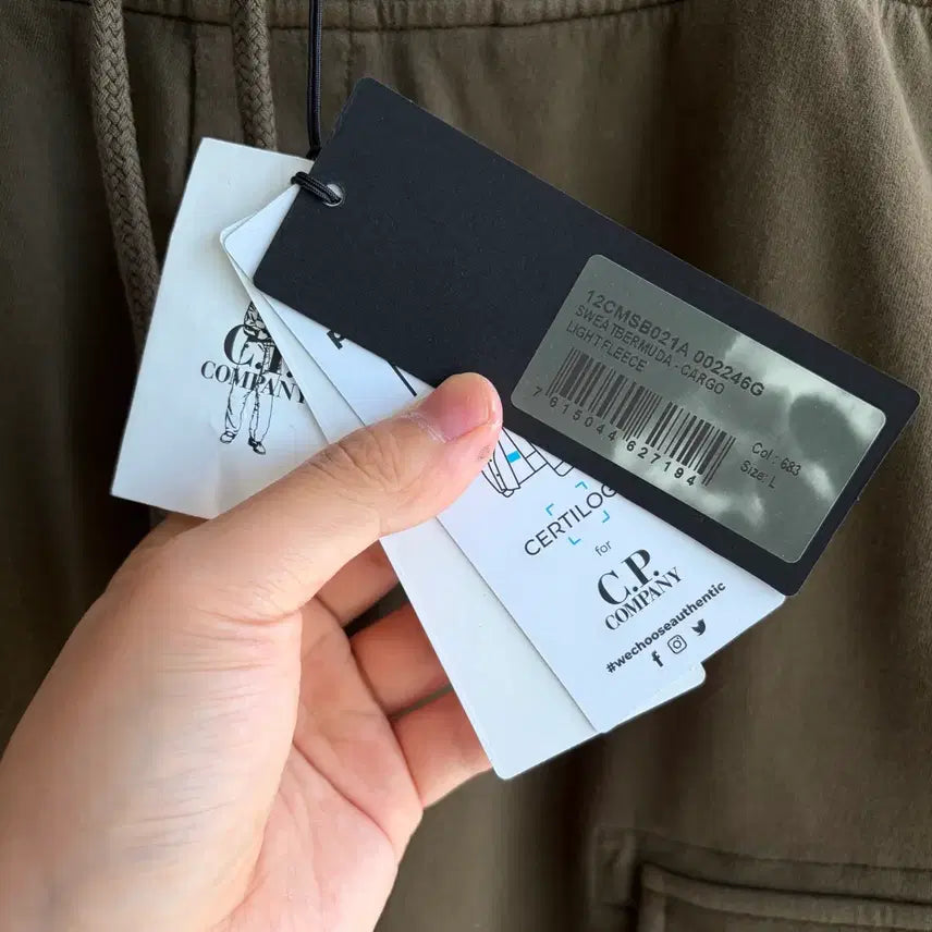 [BUNJANG] CP Company Lens Cargo Sweat Shorts Khaki (L) / 새상품(L)씨피컴퍼니 CP컴퍼니 렌즈 와펜 카고 스웨트 반바지 카키