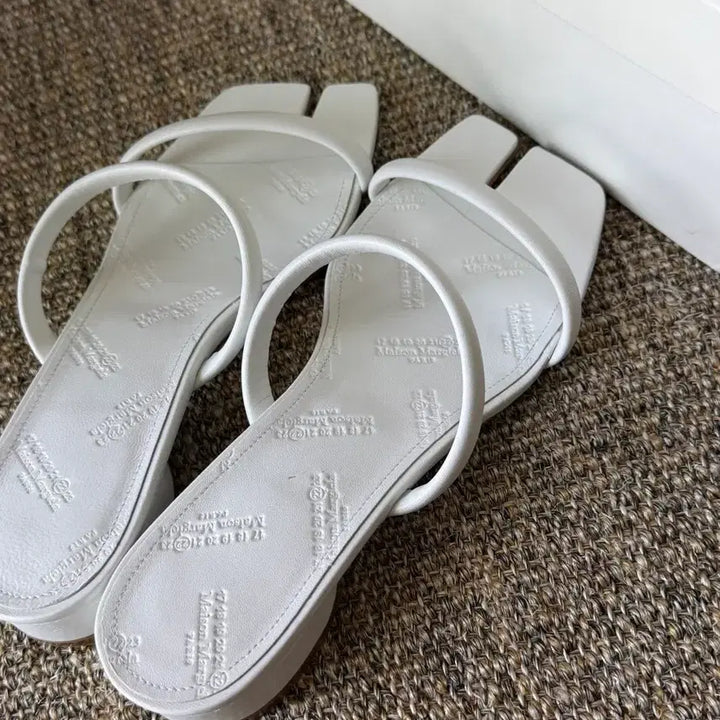 [BUNJANG] Maison Margiela White Tabi Sandals / 메종마르지엘라 2020 s/s 화이트 타비 샌들