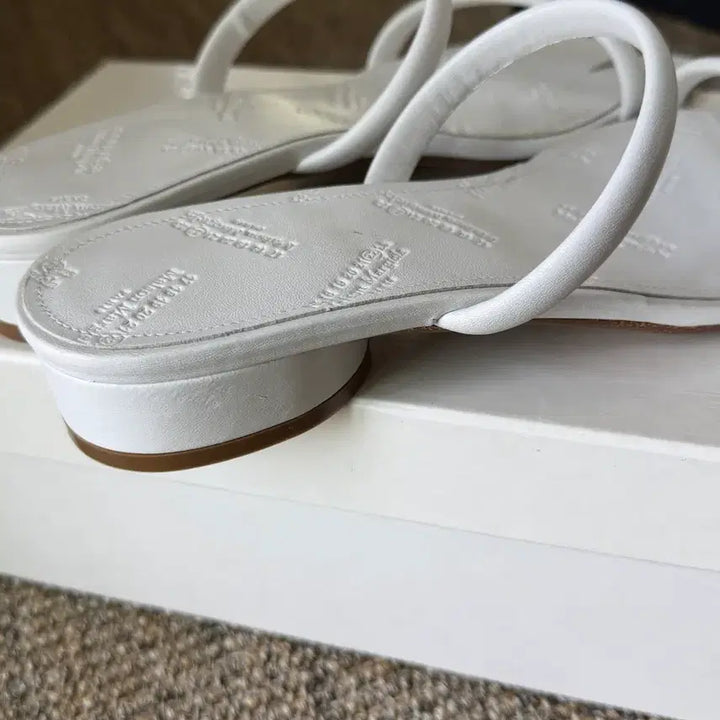 [BUNJANG] Maison Margiela White Tabi Sandals / 메종마르지엘라 2020 s/s 화이트 타비 샌들