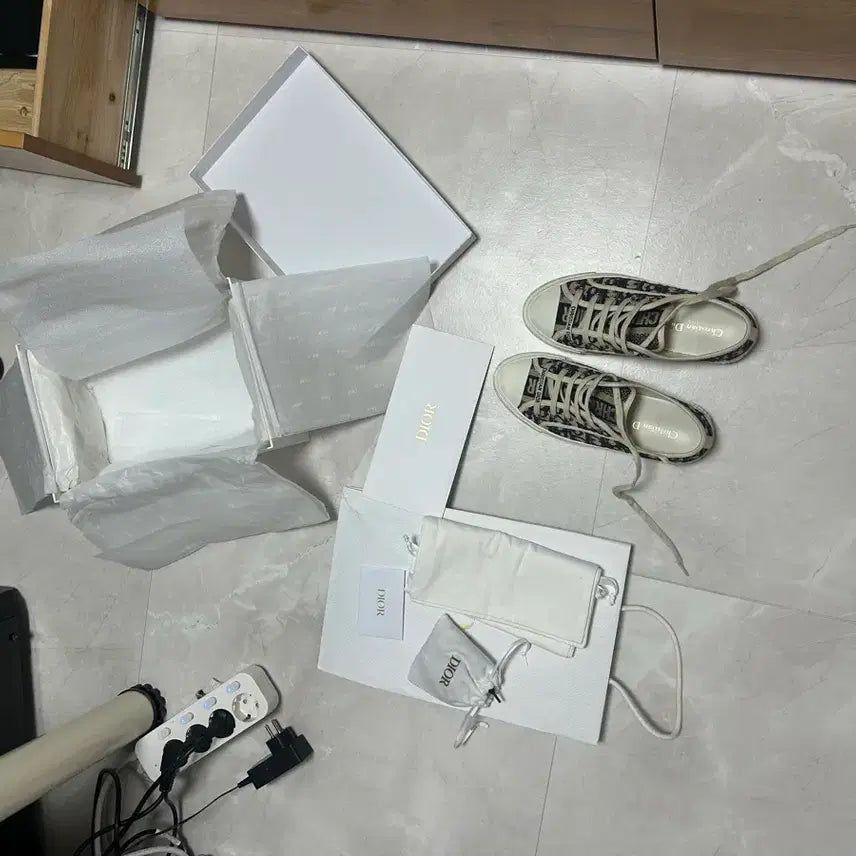 [BUNJANG] Dior Sneakers / 디올 스니커즈