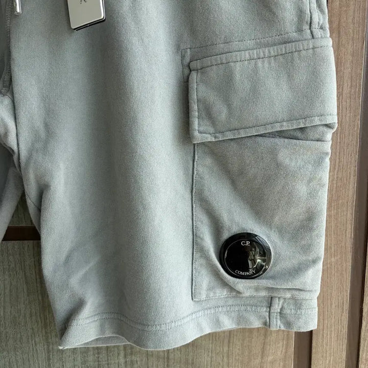 [BUNJANG] CP Company Lens Cargo Sweat Shorts Grey (M) / 새상품(M)씨피컴퍼니 CP컴퍼니 렌즈 카고 스웨트 반바지 그레이