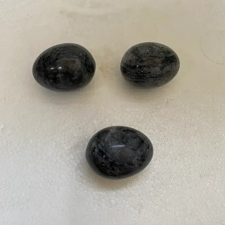 [BUNJANG] Black Jade Stones with Black Base (Set of 3) / 흑색바탕의 흑 옥돌 3개    /요316