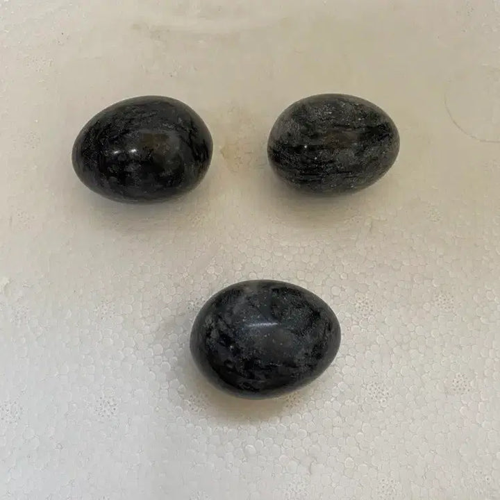 [BUNJANG] Black Jade Stones with Black Base (Set of 3) / 흑색바탕의 흑 옥돌 3개    /요316