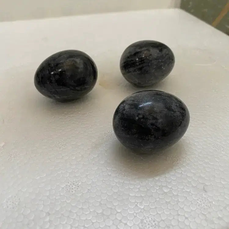 [BUNJANG] Black Jade Stones with Black Base (Set of 3) / 흑색바탕의 흑 옥돌 3개    /요316