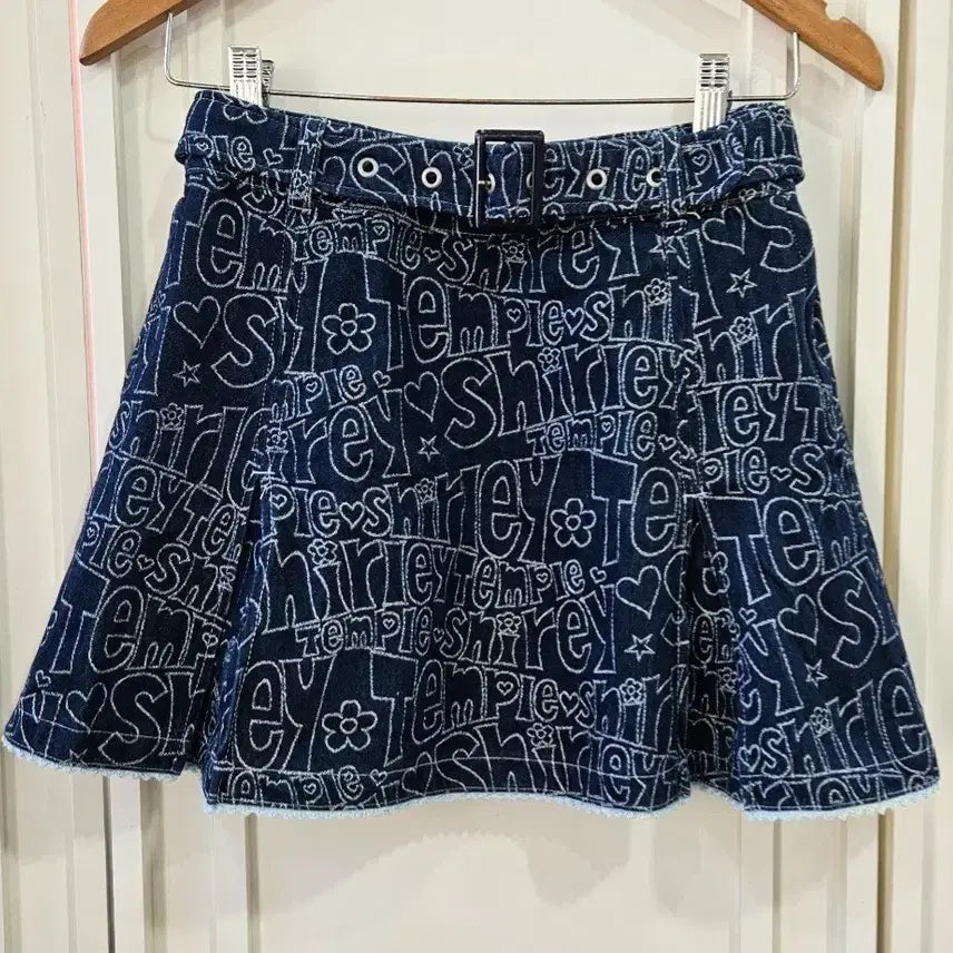 [BUNJANG] Shirley Temple Denim Flare Skirt with Logo Pattern / 셔리템플(Shirley Temple)  데님 플레어 스커트