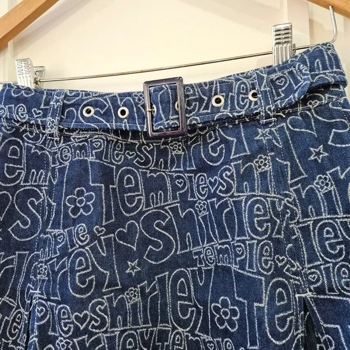 [BUNJANG] Shirley Temple Denim Flare Skirt with Logo Pattern / 셔리템플(Shirley Temple)  데님 플레어 스커트