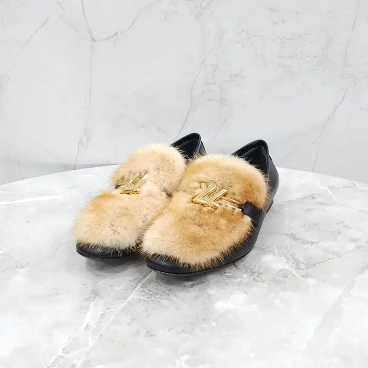 [BUNJANG] Louis Vuitton LV Metal Logo Mink Upper Case Loafers 36.5 / 36.5 / 루이비통 LV 메탈로고 밍크 어퍼케이스 로퍼