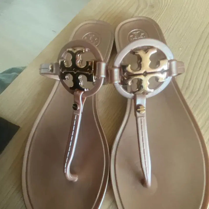 [BUNJANG] Tory Burch Flip-Flops Size 7 (240mm) / 토리버치 쪼리 7사이즈 (240)
